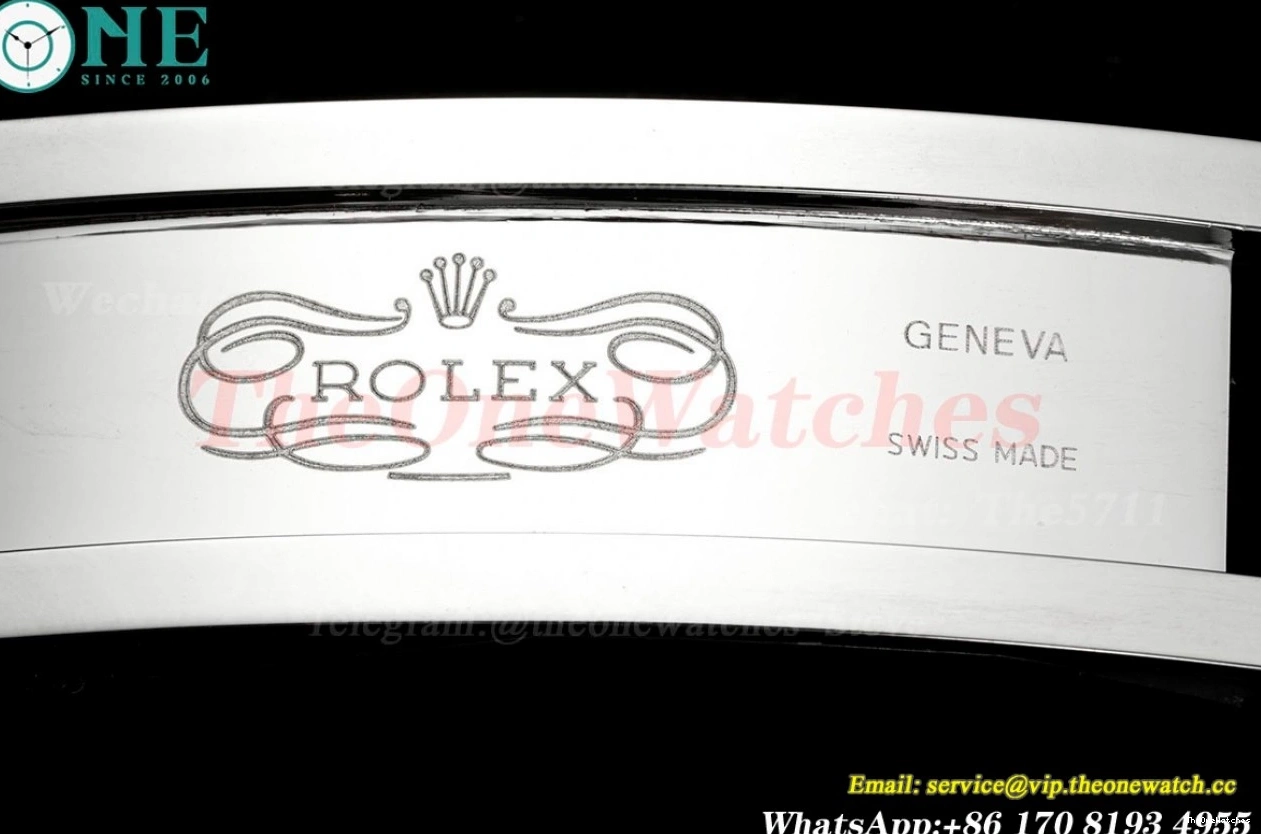 SS Oyster Clean 41mm Silver 124300 VR3230 SS Stk Perpetual 0510